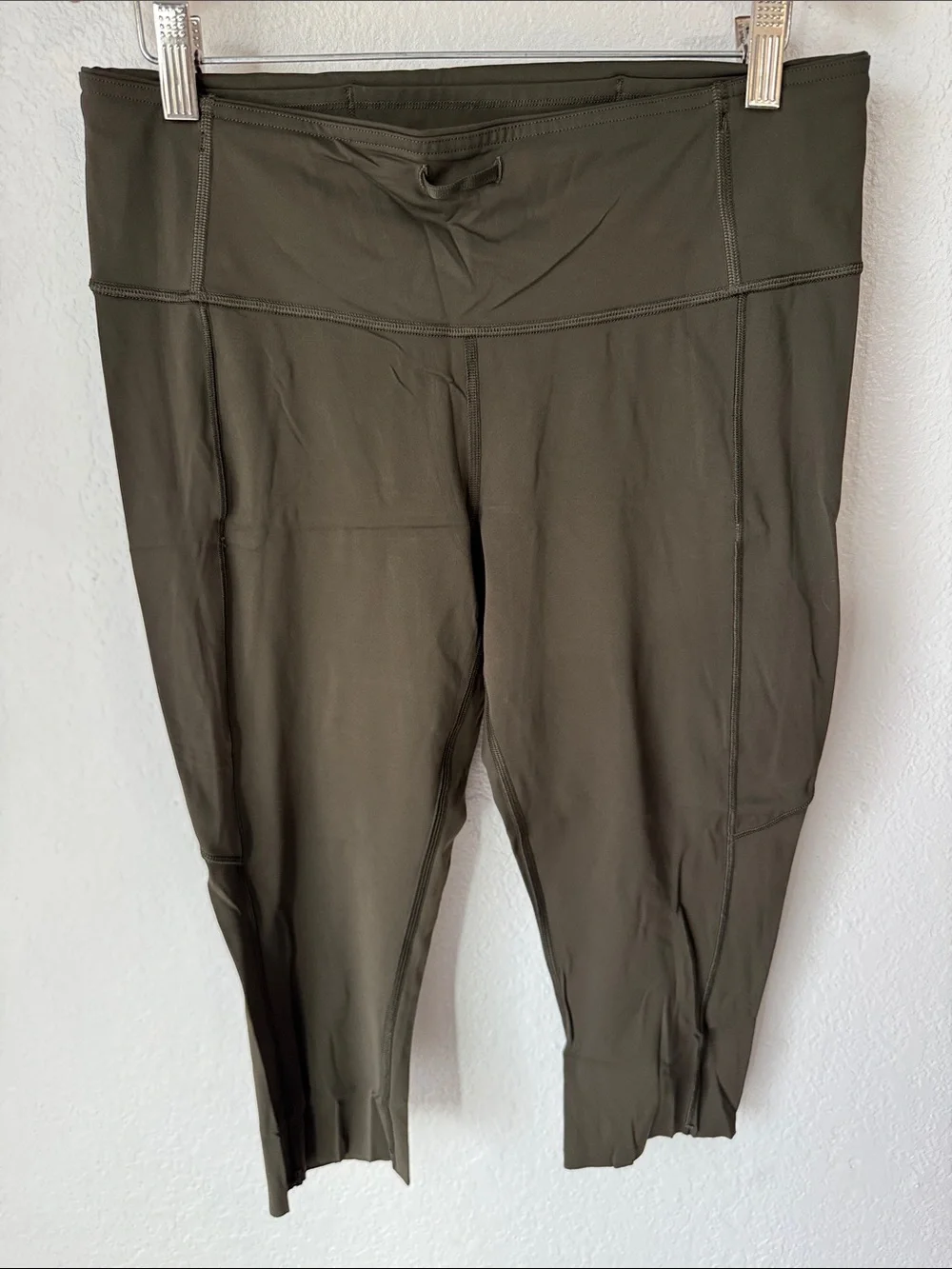 Lululemon Wunder Under Crops